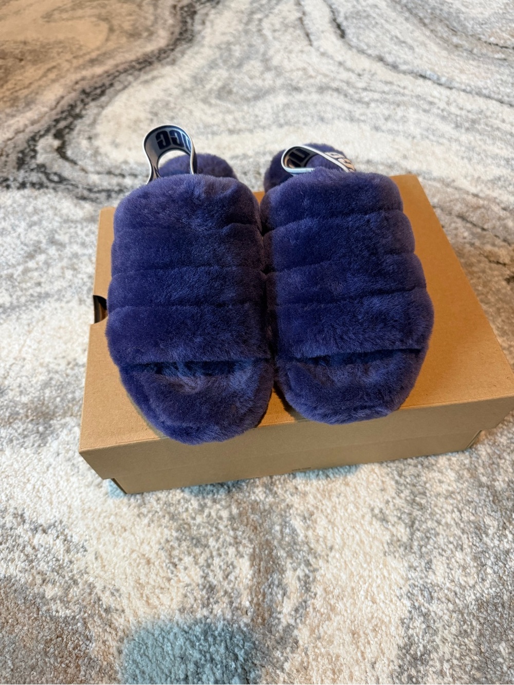 UGG ‘Fluff Yeah Slides’ - Picture 5 of 11